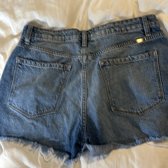 Kancan rough edge shorts w/slit - Picture 8 of 13